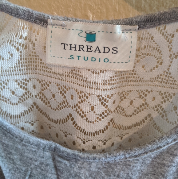 Threads Studio Ready To Roadtrip Tank w/Open Sides - Picture 4 of 6